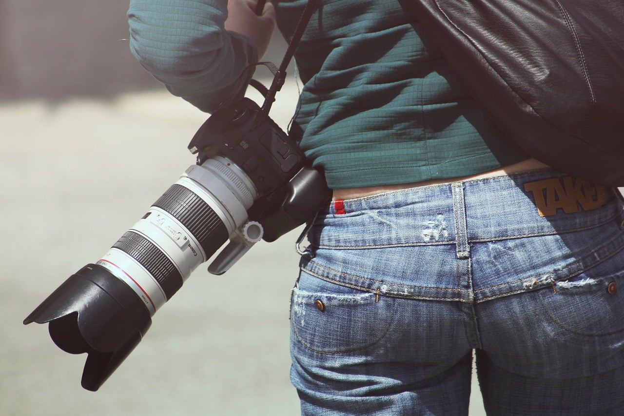 מצלמת DSLR וצלם